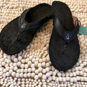 Olukai leather sandals